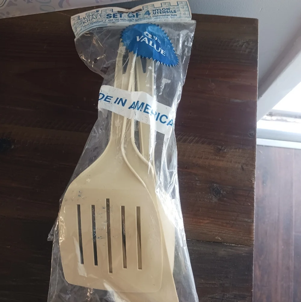 Vintage Utensils KING KRAFT Nylon 2 Spatulas 2 Spoons Set of 4 Made USA
